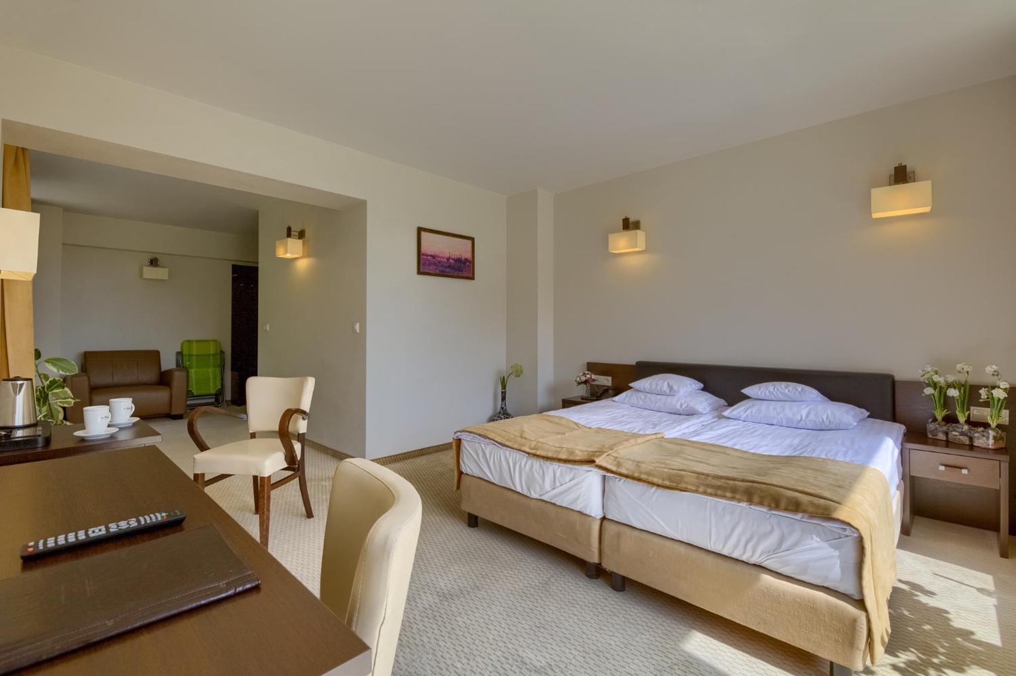 4 Pory Roku & Spa Krynica Zdroj Dış mekan fotoğraf
